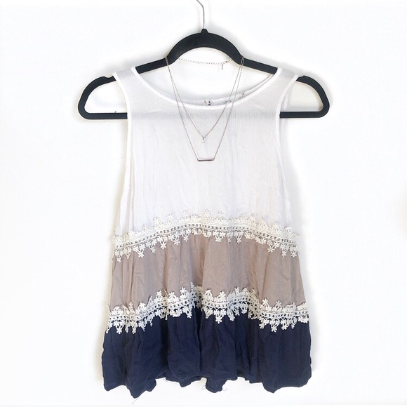 Andree Tops - Andrée By Unit Floral Lace Color Block tanktop!